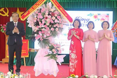 Lãnh đạo tỉnh thăm, chúc mừng Ngày Nhà giáo Việt Nam