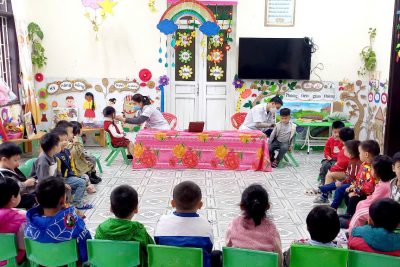 Ngày 12/3/2025 Trường mầm non Hoa Sen phối hợp với tram Y tế thị trấn Yên Ninh khám sức khỏe lần 2 năm học 2024-2025 cho trẻ