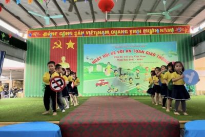Ngày 23/02/2024 trường mầm non Hoa Sen phối hợp với Ban đại diện hội cha mẹ trẻ tổ chức ngày hội bé với an toàn giao thông